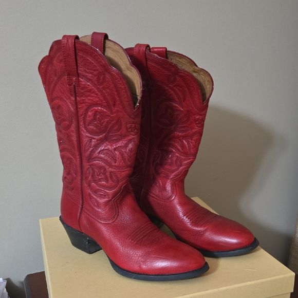 Ariat Shoes - Ariat Heritage Western Boots Womens Size 7 B Red Leather Floral R-Toe 15761